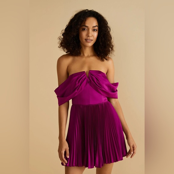 NWT Amur Tilly Pleated Satin Off Shoulder Dress Anthropologie BHLDN - Picture 3 of 12